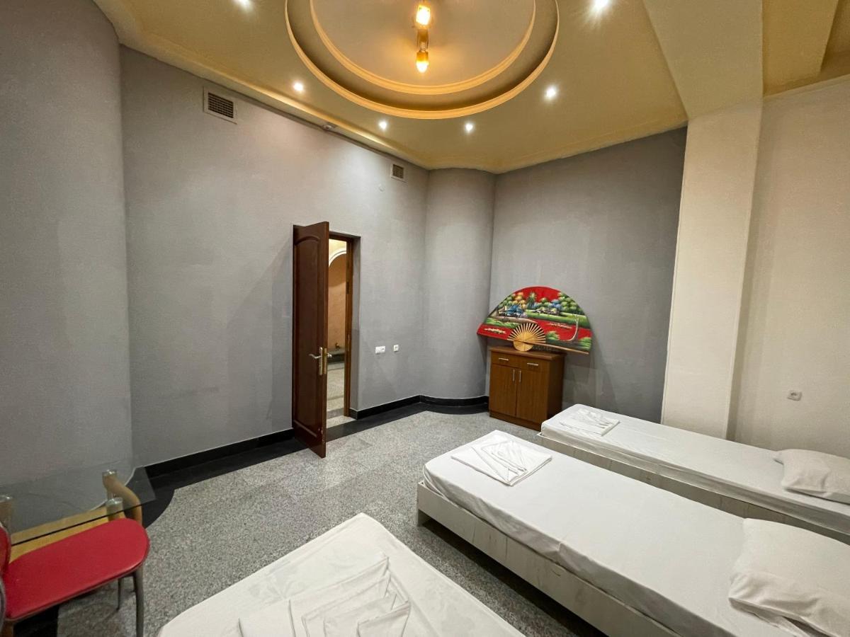 Joy Hotel Apartament Jerevan Buitenkant foto